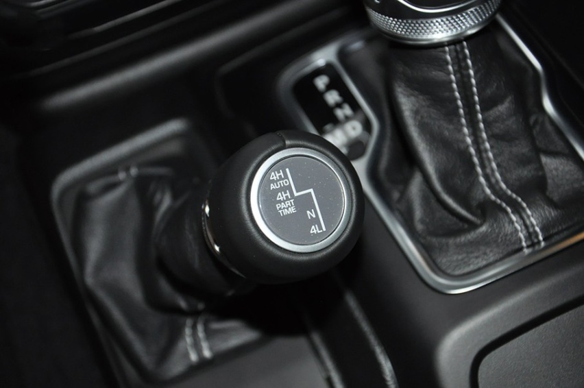 百公里油耗2.4L？Jeep牧马人4xe正式版来啦