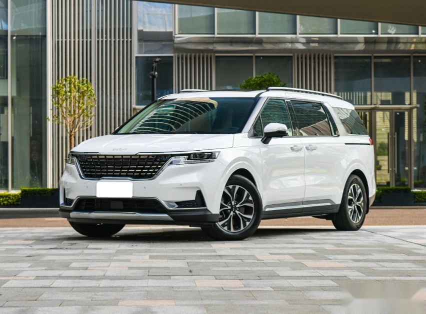 输给别克GL8，这车长超5米1，2.0T+8AT，合资大厂出品