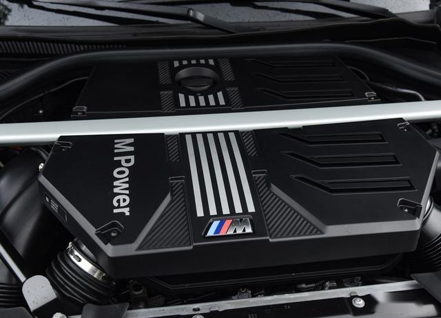 百公里加速4.1秒，超过保时捷911，宝马X4M上市，86.99万起售