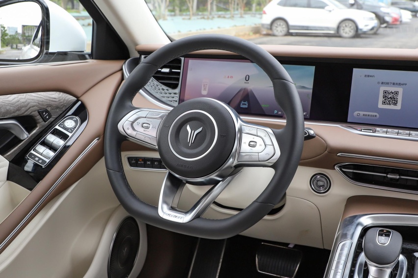 建议跑长途开中大型SUV，这两款车，安静舒适，四轮驱动安全性好