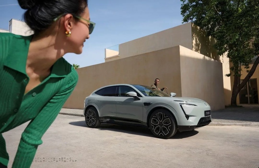 化茧成蝶，中国汽车底盘进化论—底盘解析阿维塔11 VS Model Y