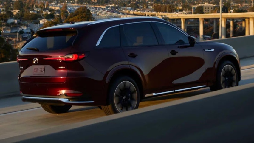 马自达CX-90亮相！3.3T直六+8AT，外观内饰不输豪华品牌