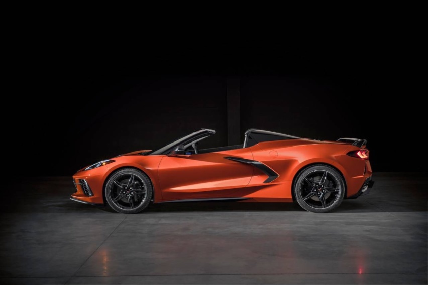 Chevrolet Corvette Stingray Convertible_1.jpg