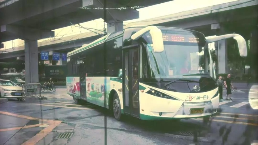 60年前就有的电动汽车，广州无轨电车叫你来点赞【汽车Vlog
