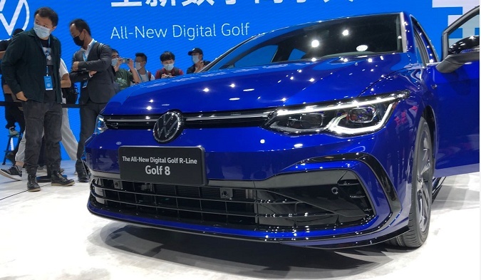 全新一代国产大众高尔夫亮相北京车展！配双联屏，预售价15万