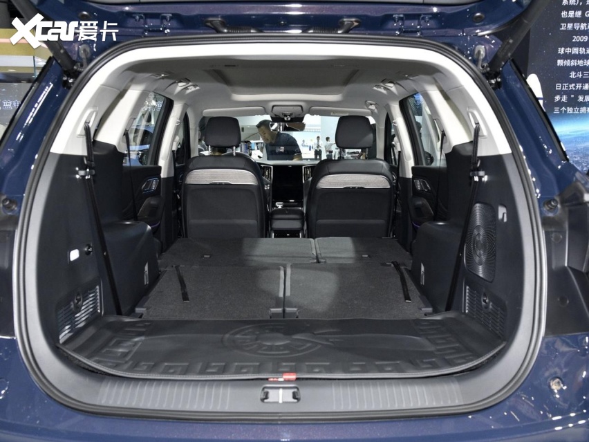 真正的C级豪华SUV，比奔驰GLE更大更强，价格却便宜44.4万