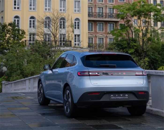 华为科技加持、智能融入生活，还得是问界M5 EV，为车主贴心护航