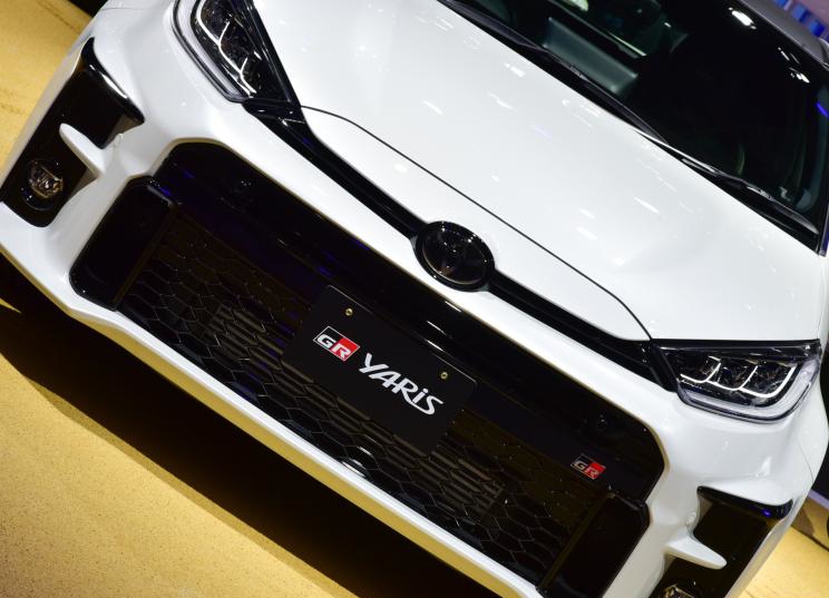 ����С���֮�Q���S��GR YARiS���������ж�����ͣ�