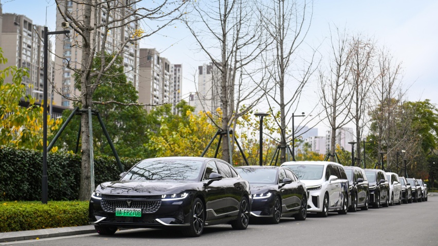 上市即热销 岚图追光PHEV开启成都区域上市