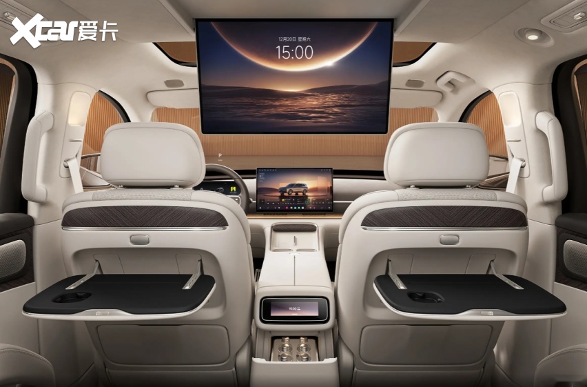 零跑D19内饰曝光!17.3英寸中控屏+21英寸后排屏+8升冰箱+6座