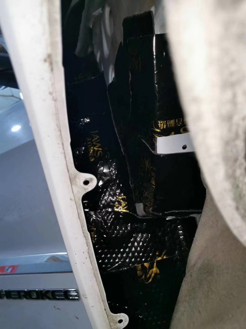 淄博迅驰大切诺基汽车隔音改装大白鲨 隔音降噪