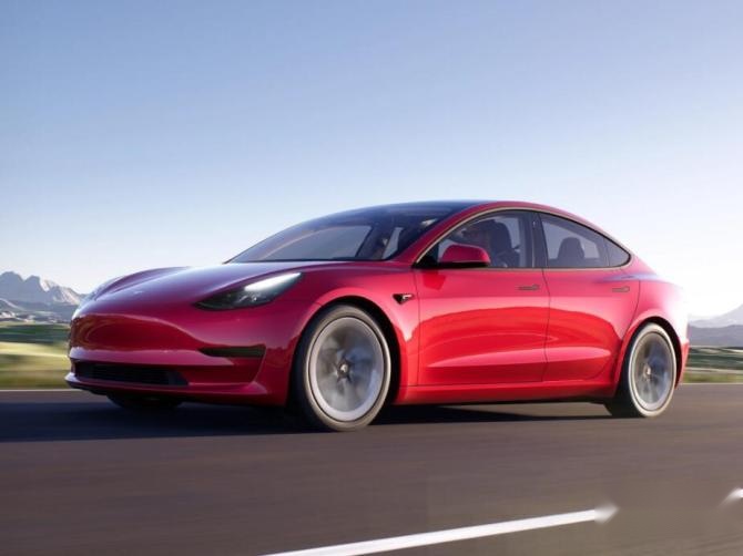 特斯拉Model 3.jpg