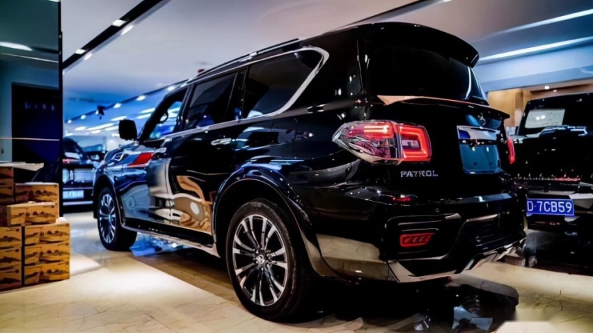 酷路泽同级 新款日产途黑武士上市 5.6L V8是不是王者？