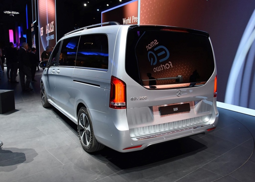 奔驰的纯电动MPV，电池容量90kWh，车重3.5吨，续航4