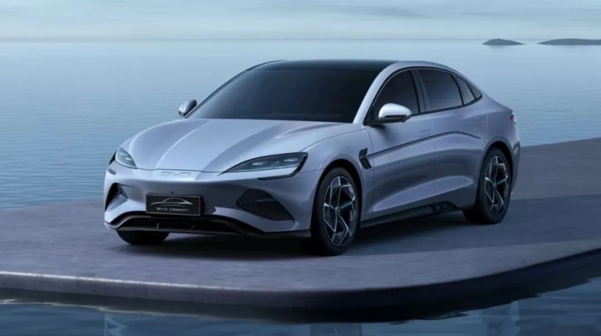21.28万元起，比亚迪海豹开启预售，还买Model 3么？