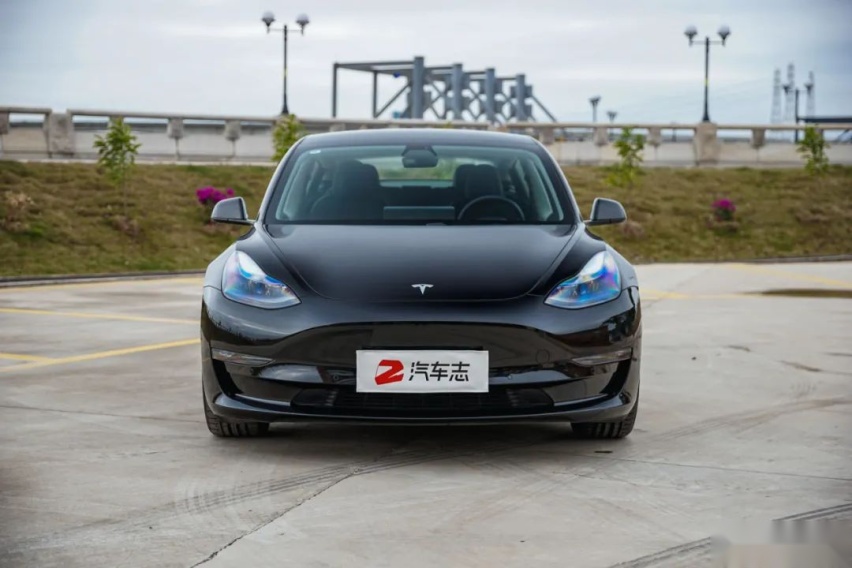 试驾特斯拉Model 3高性能版,比钢炮们滑溜的线性最让人欲罢不能