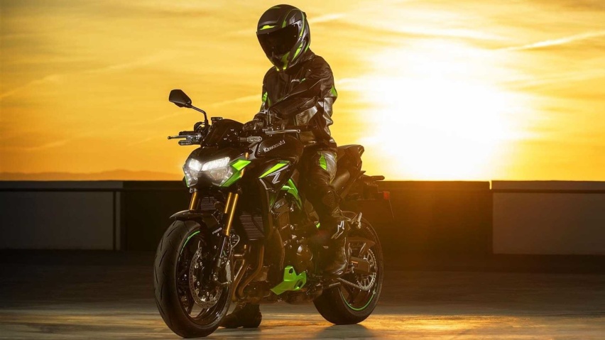 金色前减震、Brembo刹车，川崎Z900 SE正式登场