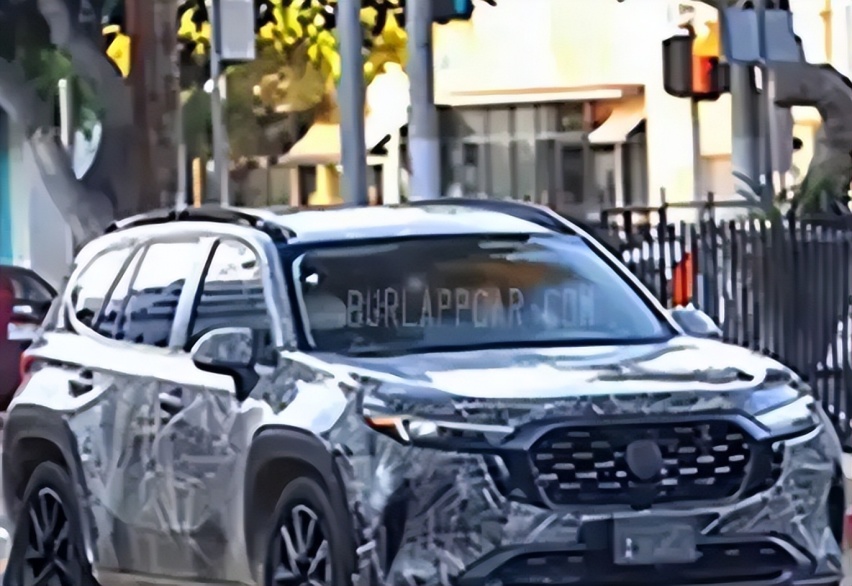 新丰田RAV4路试曝光，提供3套动力，设计升级明显，外观满意么