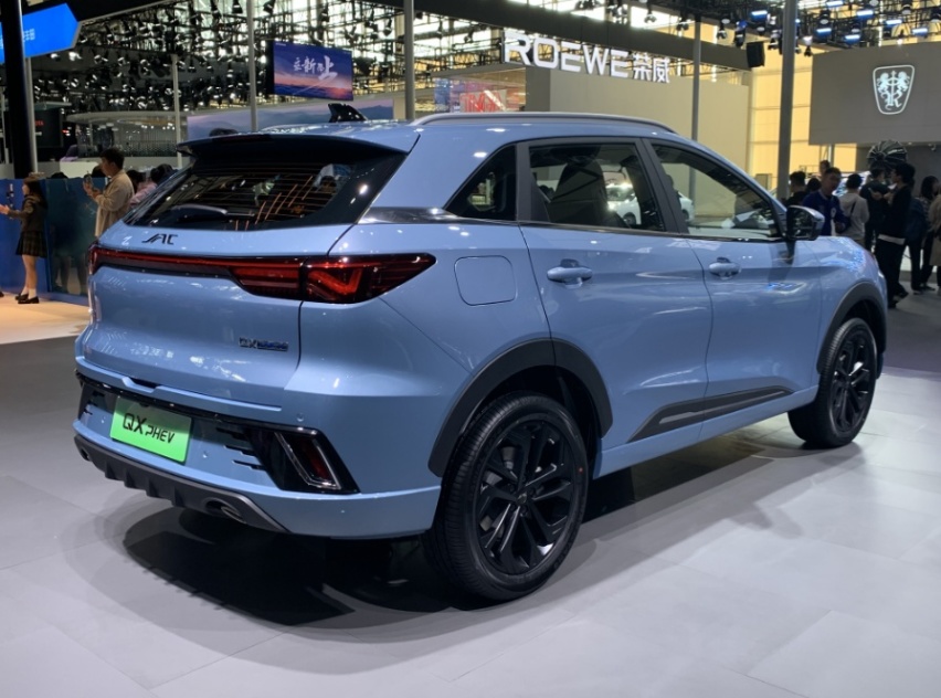 12.99万起的插电混动SUV，实拍性价比十足的江淮QX PHEV