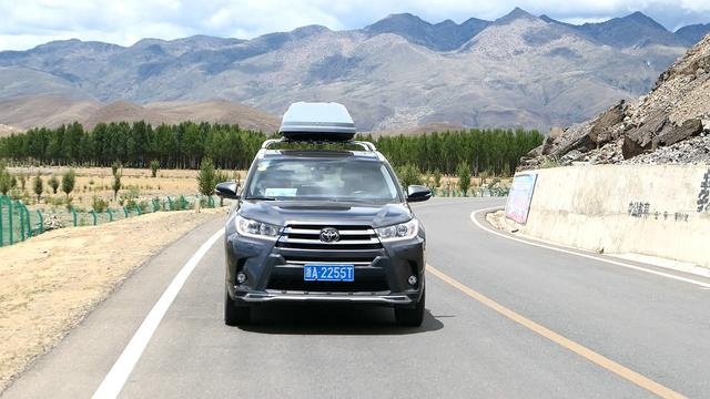 二胎家庭，30万预算，要一台好开又能装的7座SUV，挑谁好？