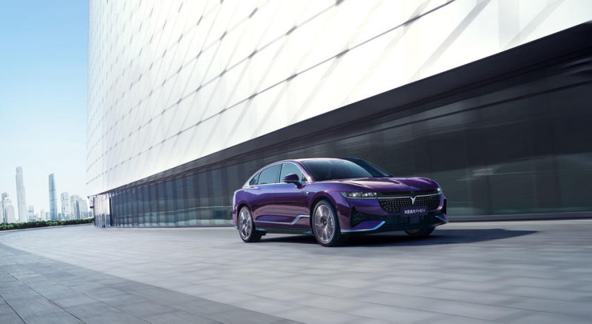 262km超长纯电续航  岚图追光PHEV 25.28万元起上市