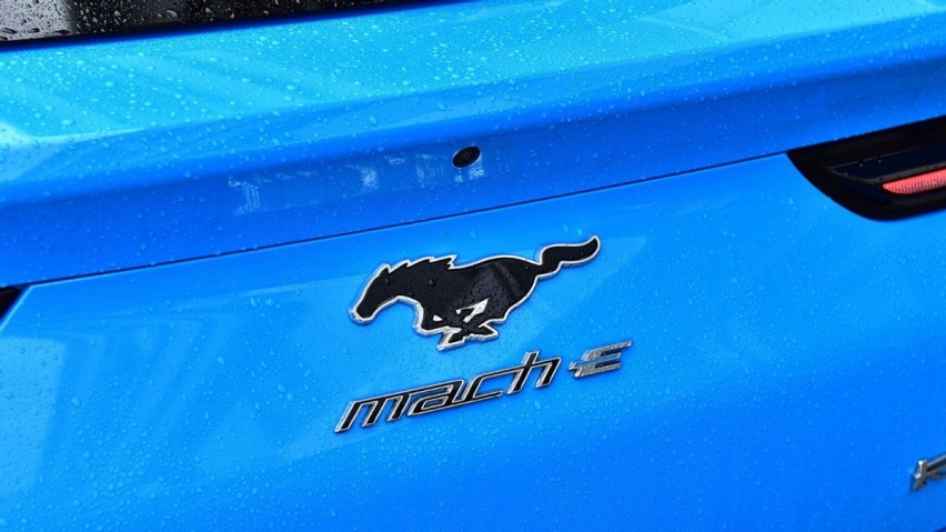 比特斯拉Model Y加速还快，更便宜的福特Mach-E GT香吗？