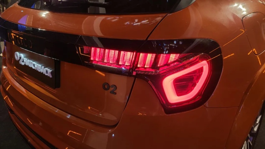 领克02 Hatchback内饰公布，燃不燃？