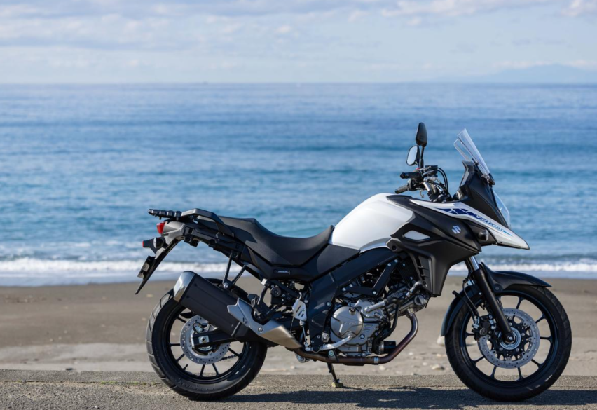 中排量休旅摩托，2023款铃木V-Strom650，配置一般机械性能强