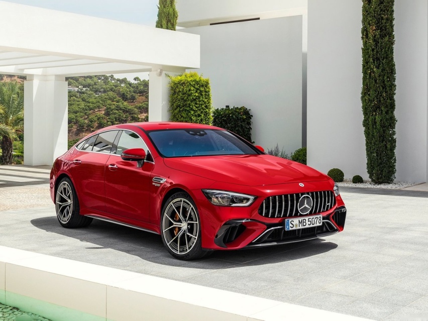 源自F1的四门轿车 全新奔驰AMG 百公里加速2.9秒！