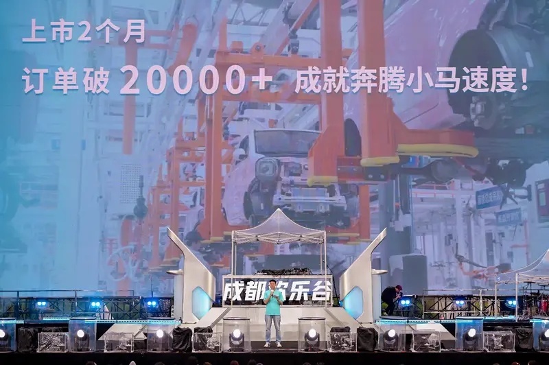 奔腾小马订单突破20000台，联合酷开科技升级大屏
