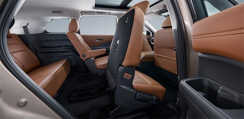 探陆PATHFINDER 6座大家庭旗舰SUV