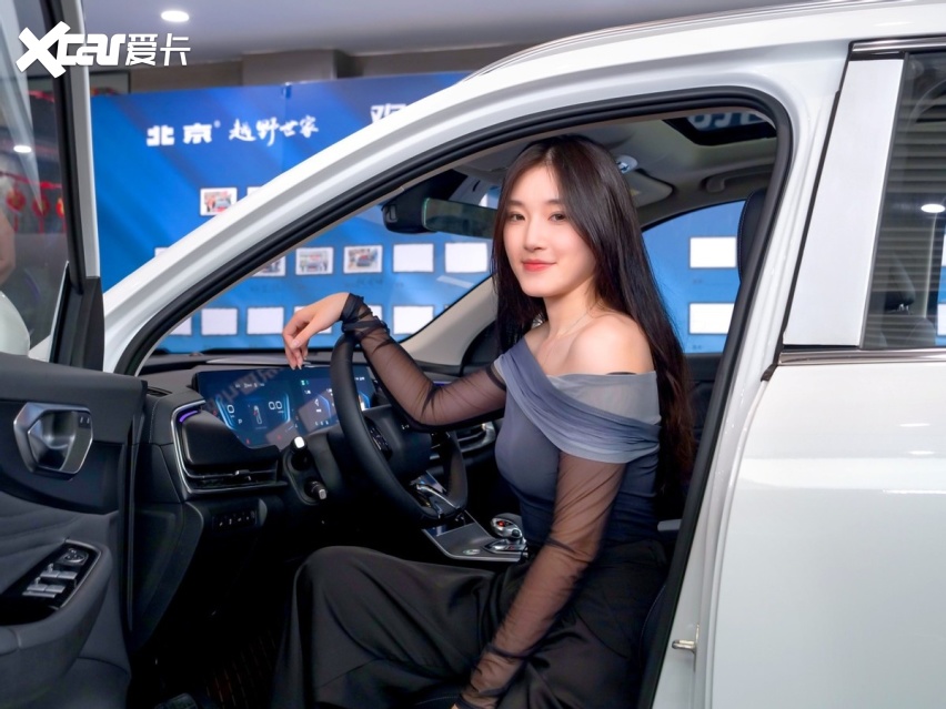 专属女王座驾、享受感十足的移动大空间，北京新X7探店