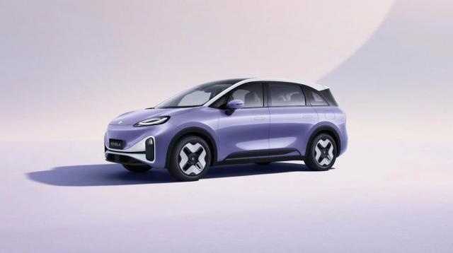 3月销量大增，不降价的极狐如何逆势突围？