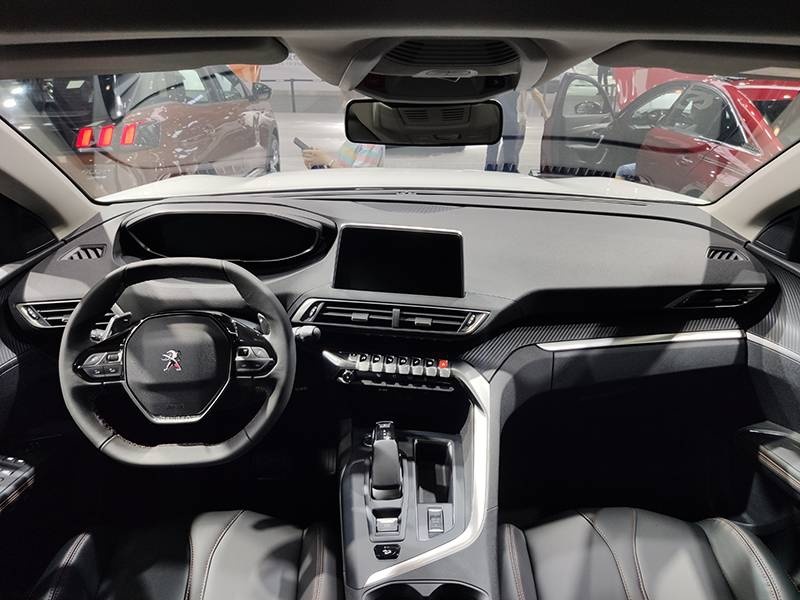 2020成都车展：搭1.6T发动机，实拍标致4008PHEV