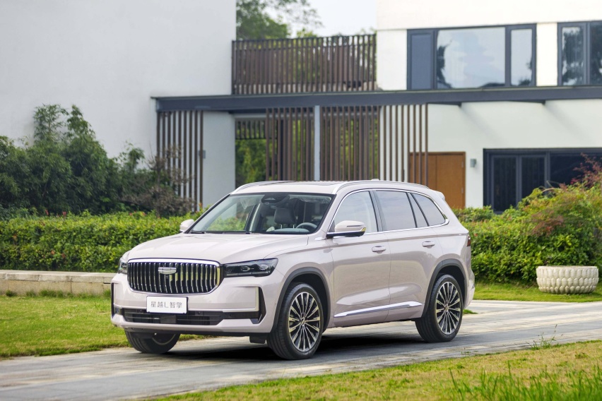 吉利中国星智能双擎上市，百公里实测油耗2.8L