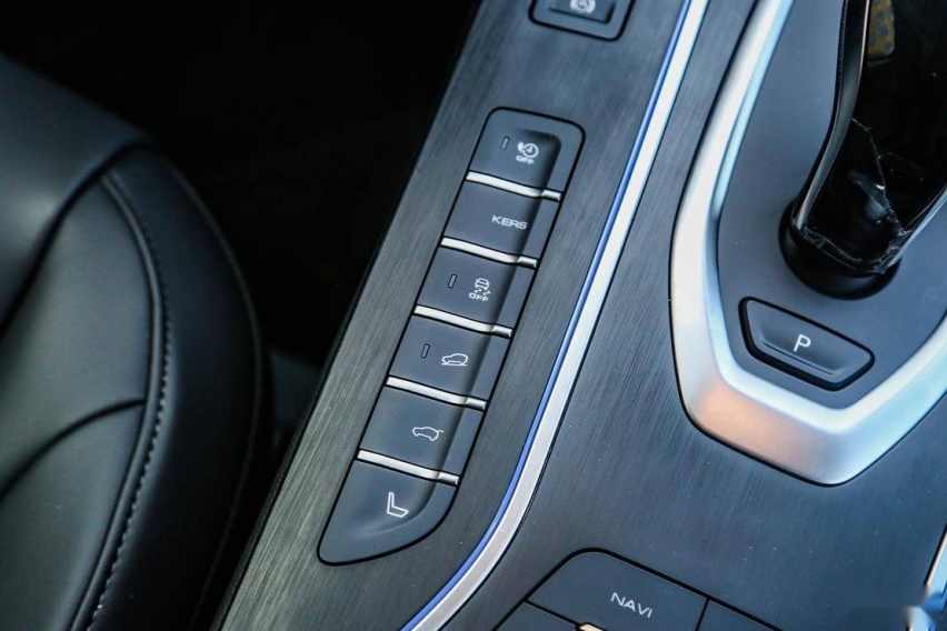自主豪华旗舰注入更多动力 试驾WEY VV7 GT PHEV
