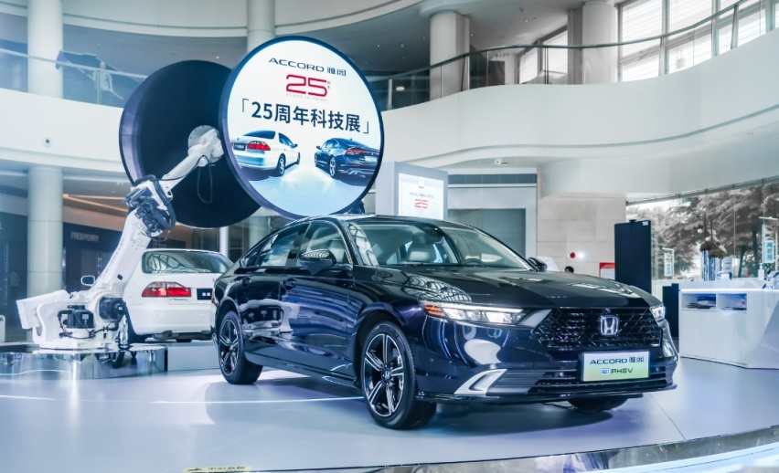 雅阁科技驾控B级车25周年，合资家轿实力派