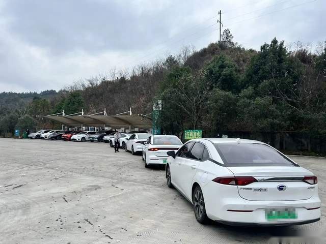 马斯克：缺电将成为电动车新痛点，电网压力困局何解？