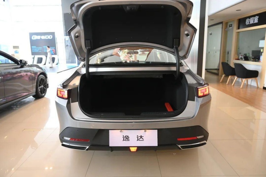 8.99万起，家用新选择！实拍长安逸达