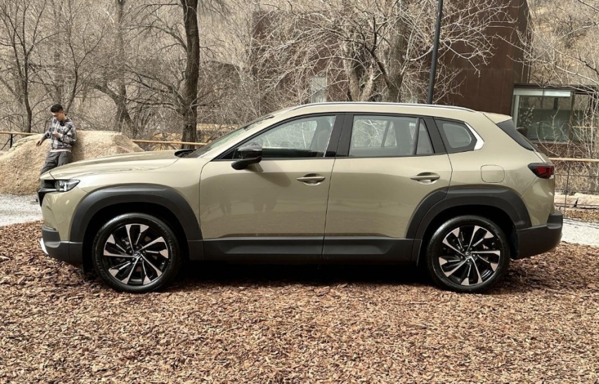 15.98万起，2.0L/2.5L，国产马自达CX-50上市就落伍了吗
