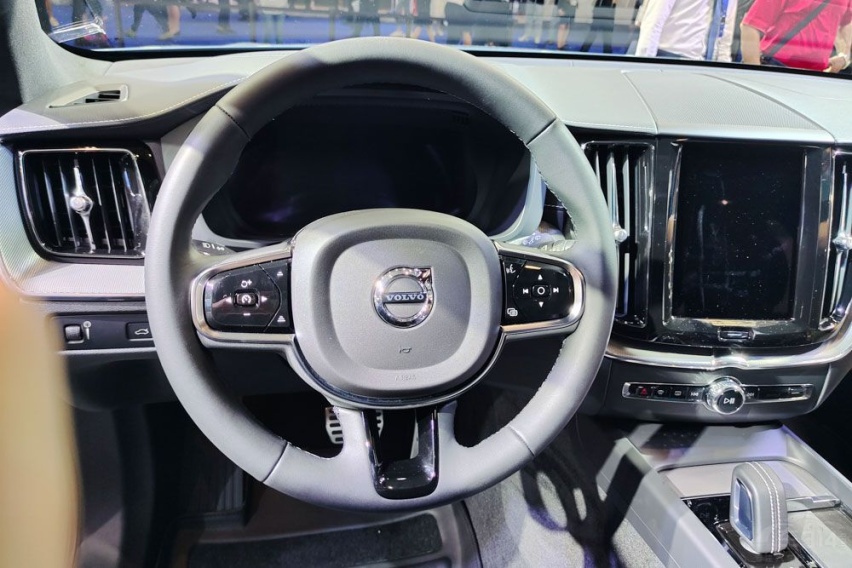 沃尔沃XC60对比凯迪拉克XT5 更推荐后者