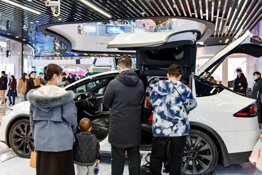 特斯拉Model X Plaid北京巡展完美收官，通州万达站人气爆满