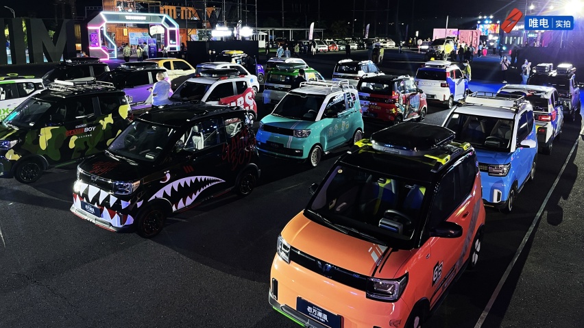 除了9.99万元的宏光MINI敞篷上市，盛典的改装车、快充也值得看看