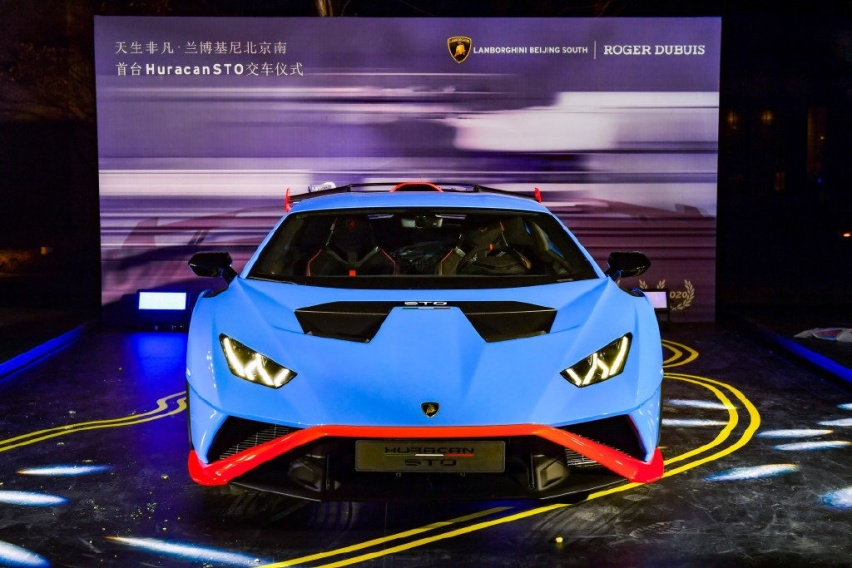 买Huracan STO的男人在想什么？