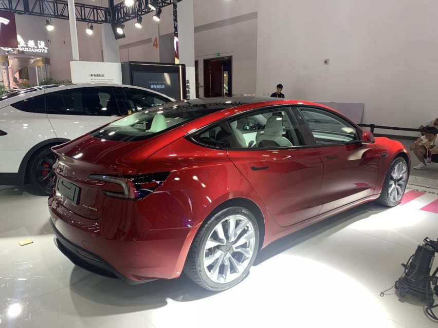 售价25.99万元起，2023款特斯拉Model 3正式上市，价格上调