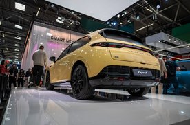 零跑Lafa5慕尼黑亮相！无框车门+宽体造型，这颜值15W级能打吗？