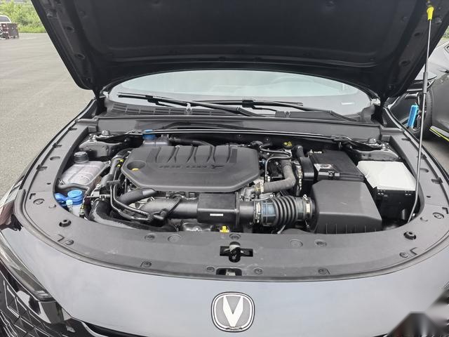 试驾UNI-V 2.0T，速度劲爽，驾控踏实，等25日上市价格