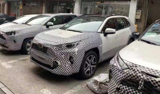 全新一代一汽丰田-RAV4到店实拍，外形硬派，油耗更低！