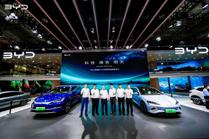 2022长春国际车展，比亚迪2022款唐EV、海豹闪耀登场，成全场焦点