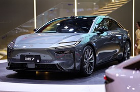 广汽丰田首款纯电旗舰亮相，铂智7闯入20万元级纯电轿车市场